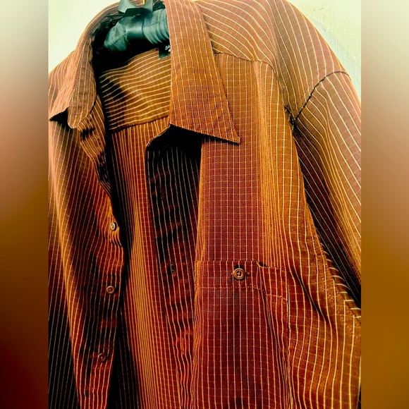 HAGGAR LUXURY MICROFIBER Men's Shirt Size XL Striped Red Short Sleeve - Picture 3 of 4